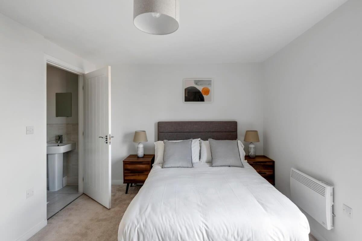 Spacious 1 Bedroom Apartment In A Converted Mill Leeds  Kültér fotó