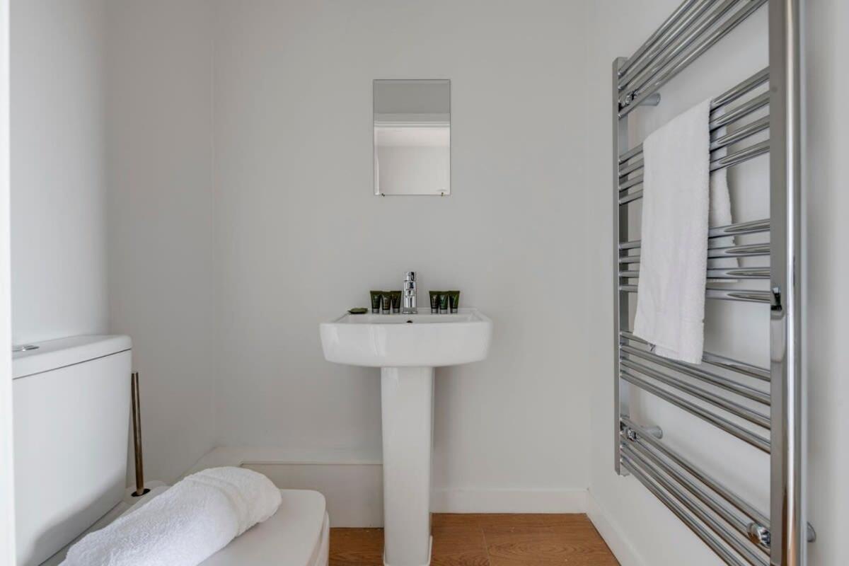 Spacious 1 Bedroom Apartment In A Converted Mill Leeds  Kültér fotó