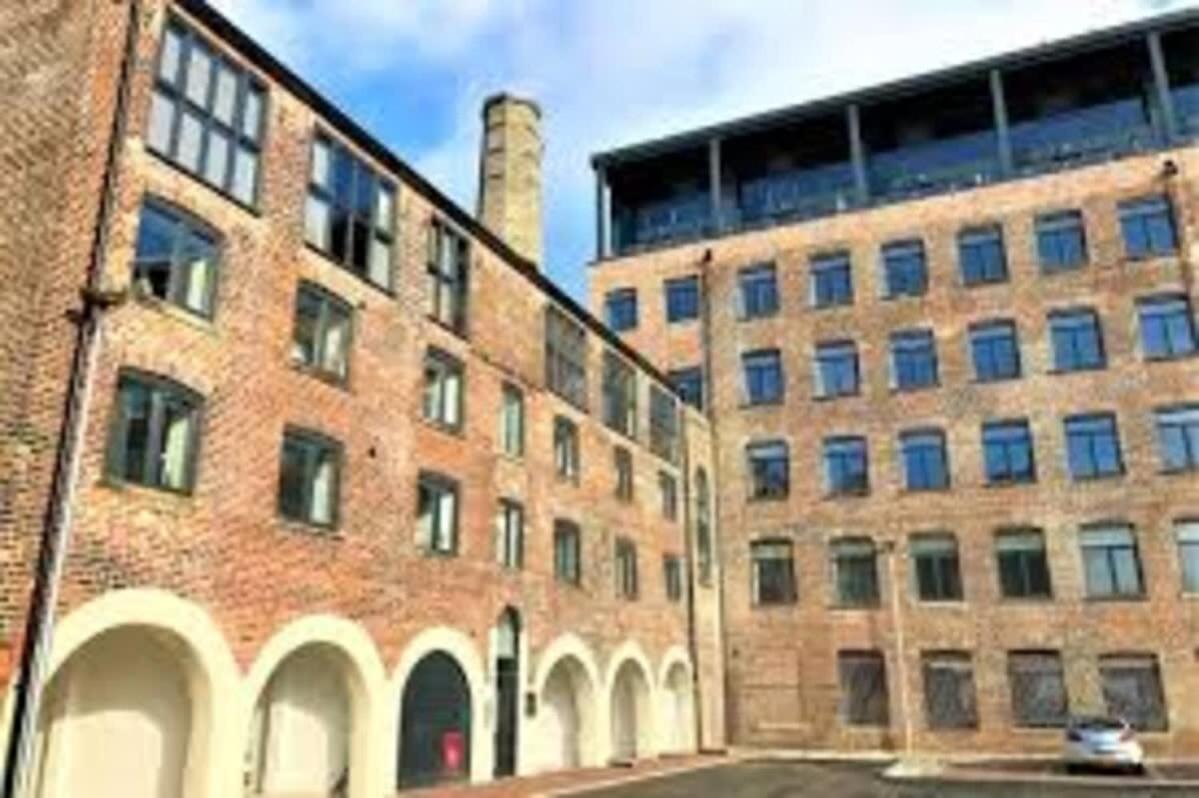 Spacious 1 Bedroom Apartment In A Converted Mill Leeds  Kültér fotó