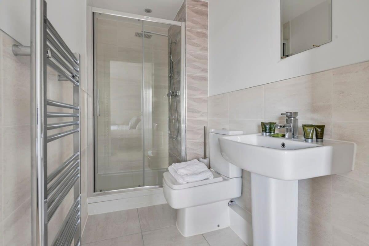 Spacious 1 Bedroom Apartment In A Converted Mill Leeds  Kültér fotó