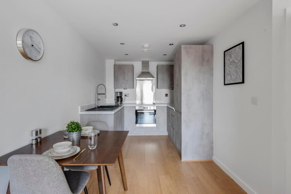 Spacious 1 Bedroom Apartment In A Converted Mill Leeds  Kültér fotó